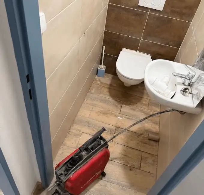 Ucpané WC – co dělat a jak problém rychle vyřešit